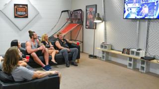 Amanda Saccomanno feet photo thumbnail