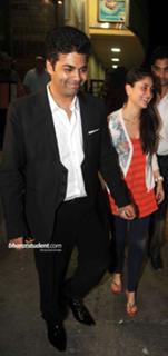 Kareena Kapoor feet photo thumbnail