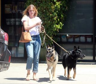 Cameron Diaz feet photo thumbnail