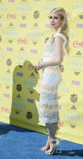 Emma Roberts feet photo thumbnail