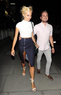Pixie Lott feet photo thumbnail
