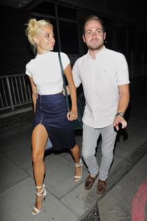 Pixie Lott feet photo thumbnail