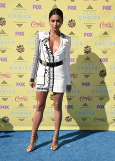 Shay Mitchell feet photo thumbnail