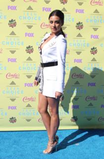 Shay Mitchell feet photo thumbnail