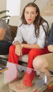 Colleen Ballinger feet photo thumbnail