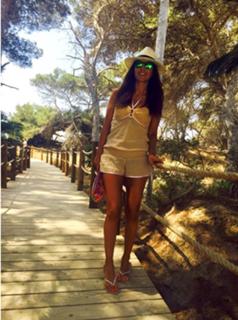 Paula Echevarría feet photo thumbnail