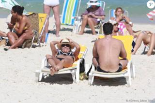 Adriane Galisteu feet photo thumbnail