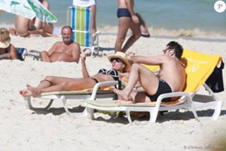 Adriane Galisteu feet photo thumbnail