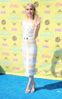 Emma Roberts feet photo thumbnail