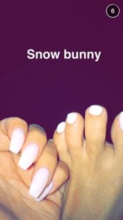 Lindsey Pelas feet photo 2