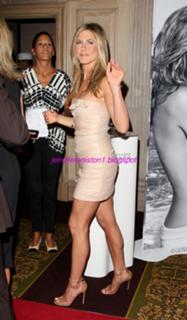 Jennifer Aniston feet photo thumbnail