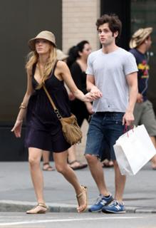 Blake Lively feet photo thumbnail