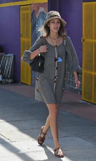 Alexa Chung feet photo 3