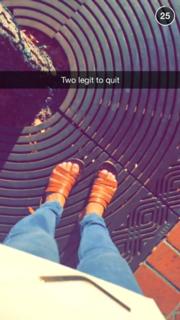Vida Guerra feet photo thumbnail