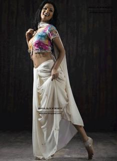 Sonal Chauhan feet photo 3