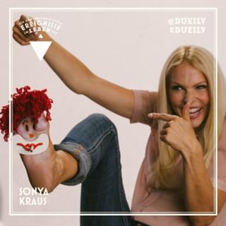 Sonya Kraus feet photo thumbnail