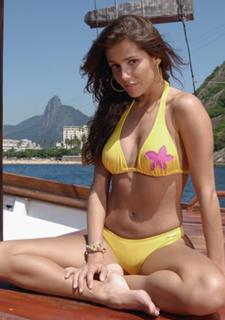Deborah Secco feet photo thumbnail