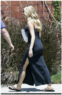 Denise Richards feet photo thumbnail