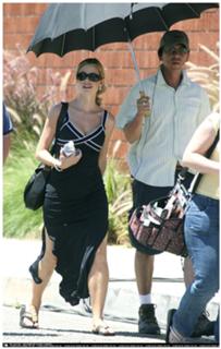 Denise Richards feet photo thumbnail