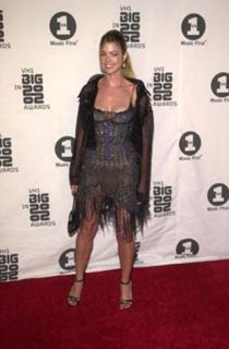 Denise Richards feet photo thumbnail