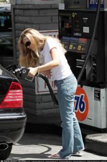 Denise Richards feet photo thumbnail