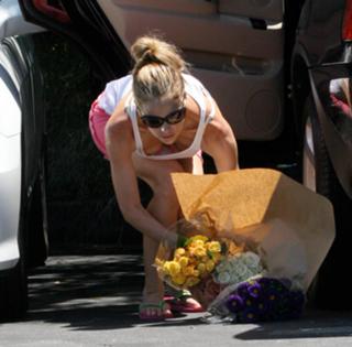 Denise Richards feet photo thumbnail
