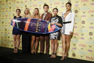 Shay Mitchell feet photo thumbnail