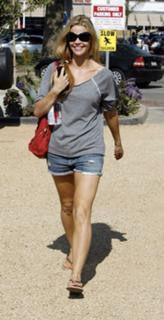 Denise Richards feet photo thumbnail