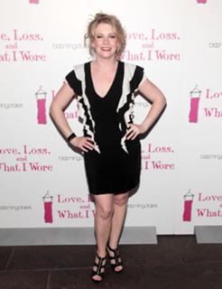 Melissa Joan Hart feet photo thumbnail