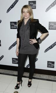 Melissa Joan Hart feet photo thumbnail
