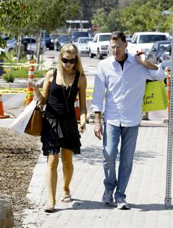 Denise Richards feet photo thumbnail