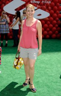 Melissa Joan Hart feet photo thumbnail