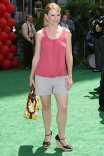 Melissa Joan Hart feet photo thumbnail