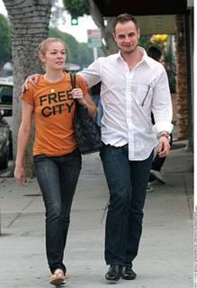 LeAnn Rimes feet photo thumbnail