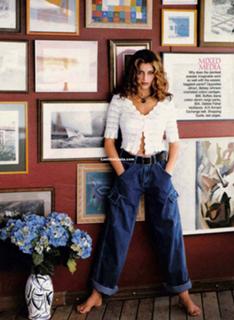 Laetitia Casta feet photo thumbnail