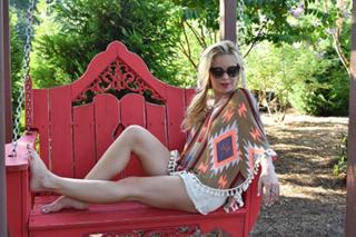 Tara Lipinski feet photo thumbnail