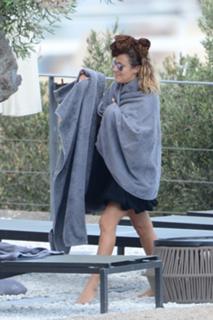 Caroline Flack feet photo thumbnail