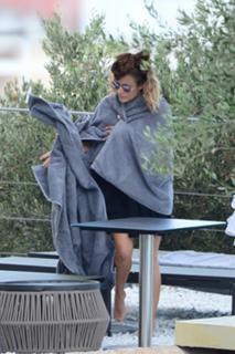Caroline Flack feet photo thumbnail