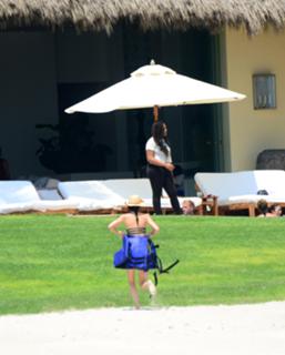 Kendall Jenner feet photo thumbnail