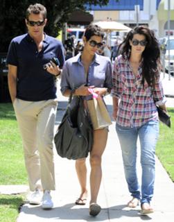 Halle Berry feet photo thumbnail