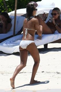 Jessica Alba feet photo thumbnail