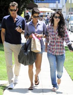 Halle Berry feet photo thumbnail