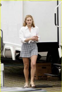 Kate Winslet feet photo thumbnail