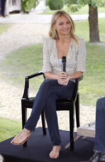 Cameron Diaz feet photo thumbnail