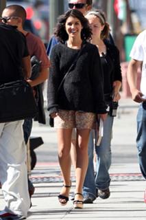 Shenae Grimes-Beech feet photo thumbnail