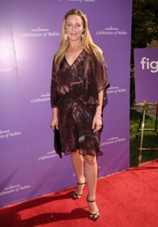 Elisabeth Röhm feet photo thumbnail
