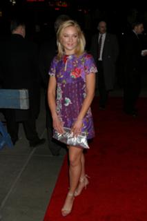 Elisabeth Röhm feet photo thumbnail