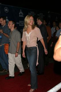 Elisabeth Röhm feet photo thumbnail