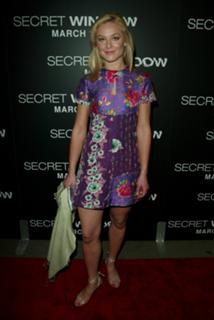 Elisabeth Röhm feet photo thumbnail