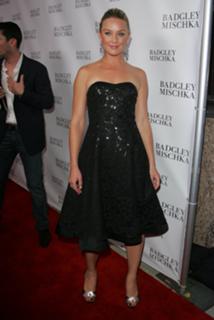 Elisabeth Röhm feet photo thumbnail